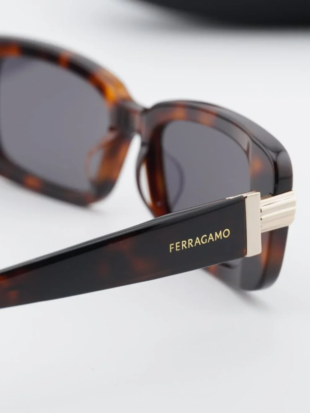 Salvatore Ferragamo SF1105S 240 Square Sunglasses - Havana / Smoke